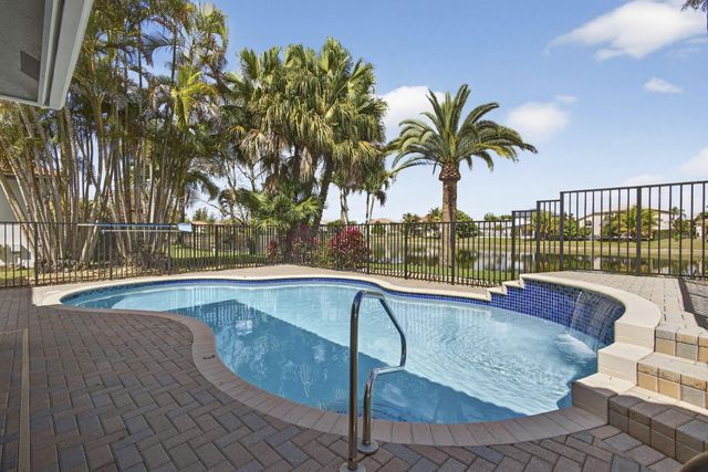 109 Isola Circle, Royal Palm Beach, FL 33411