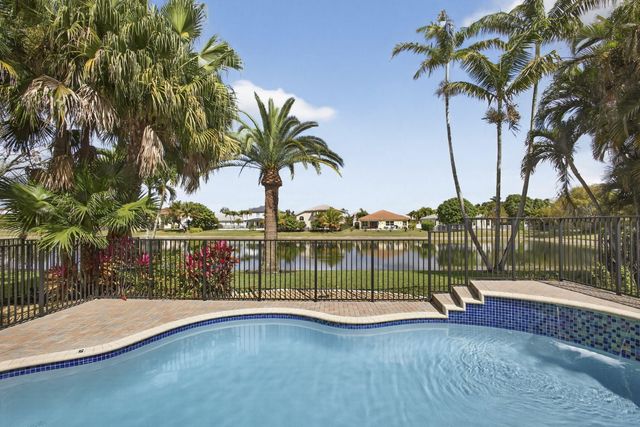 109 Isola Circle, Royal Palm Beach, FL 33411