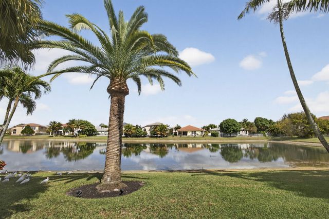 109 Isola Circle, Royal Palm Beach, FL 33411