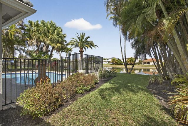 109 Isola Circle, Royal Palm Beach, FL 33411