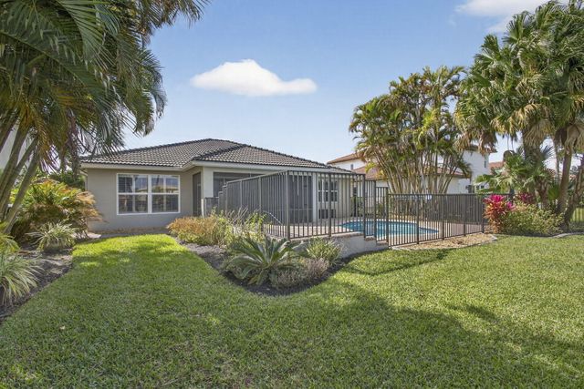 109 Isola Circle, Royal Palm Beach, FL 33411
