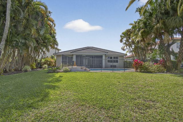 109 Isola Circle, Royal Palm Beach, FL 33411