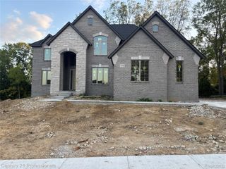 7550 SAWGRASS Drive, Washington Twp, MI 48094