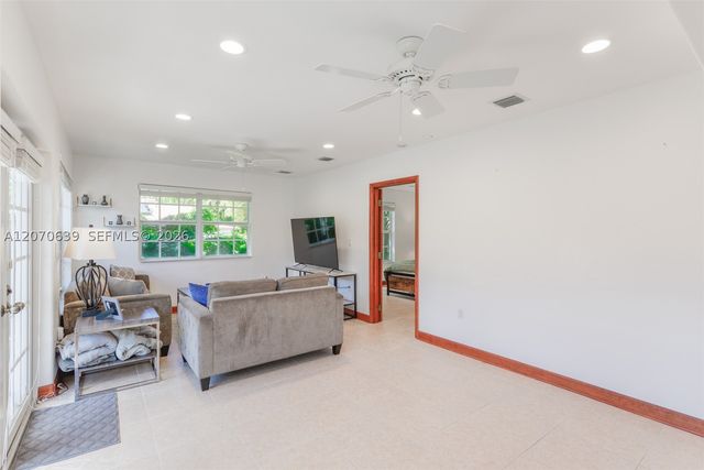 3031 SW 2nd Ave ., Miami, FL 33129