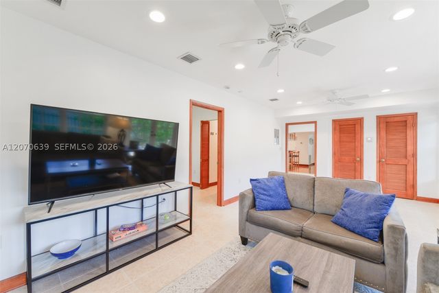 3031 SW 2nd Ave ., Miami, FL 33129