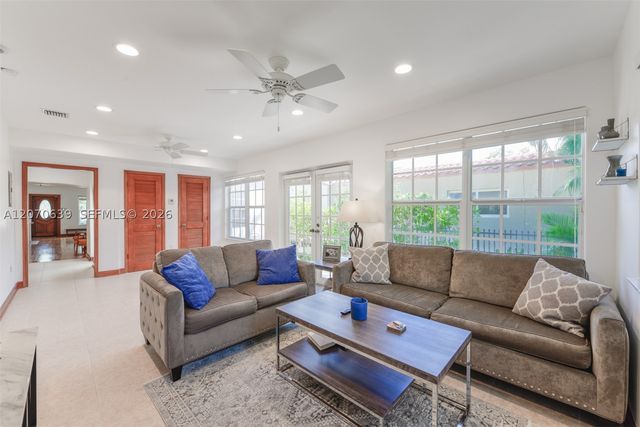 3031 SW 2nd Ave ., Miami, FL 33129
