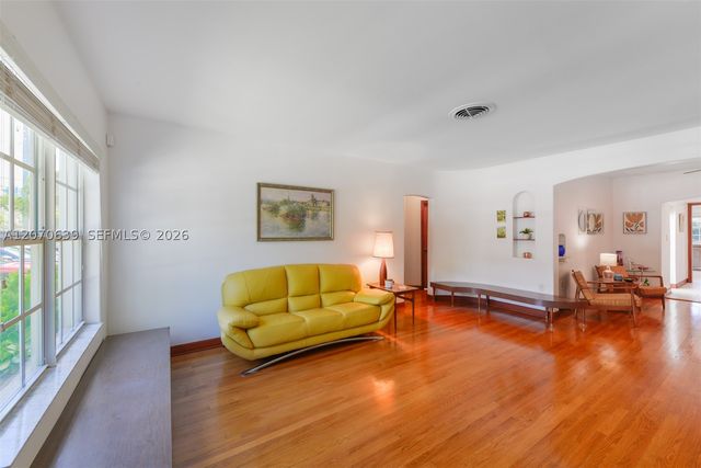 3031 SW 2nd Ave ., Miami, FL 33129