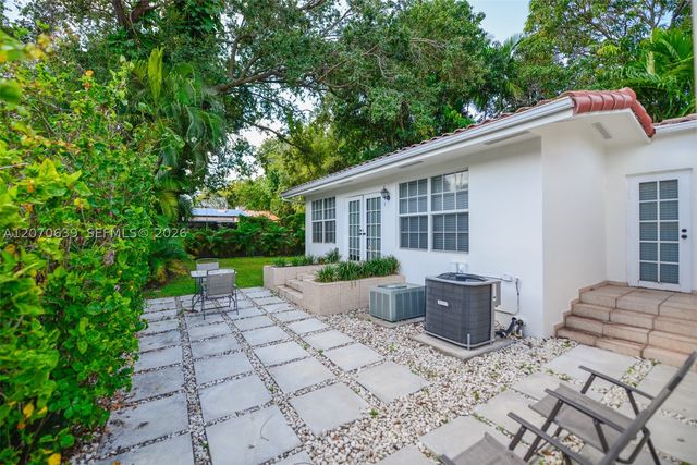 3031 SW 2nd Ave ., Miami, FL 33129