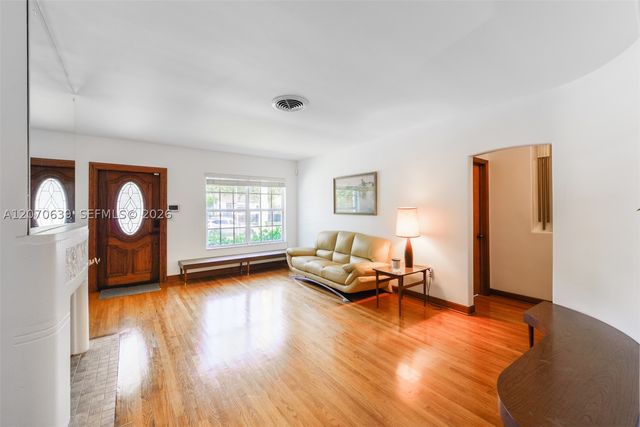 3031 SW 2nd Ave ., Miami, FL 33129