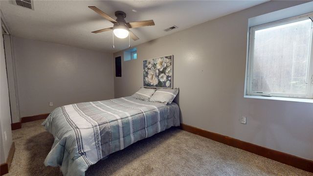 2421 Adams Avenue, Des Moines, IA 50310