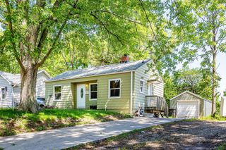 2421 Adams Avenue, Des Moines, IA 50310