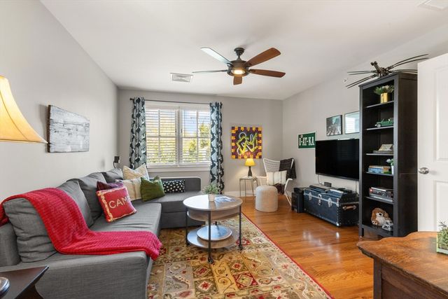 14 Parkview Rd 14, Franklin, MA 02038