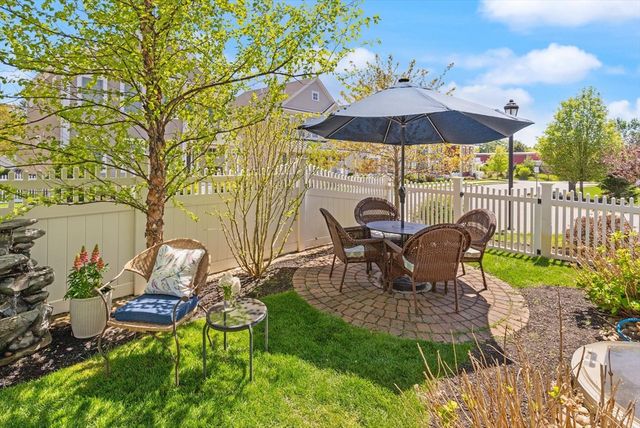 14 Parkview Rd 14, Franklin, MA 02038