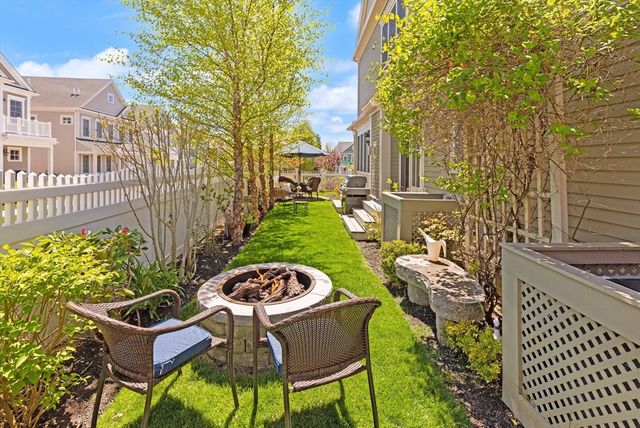 14 Parkview Rd 14, Franklin, MA 02038