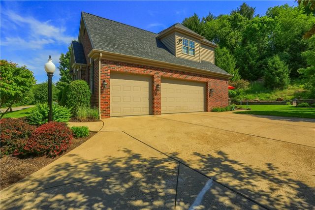 1801 Constitution Blvd, Adams Twp, PA 16059