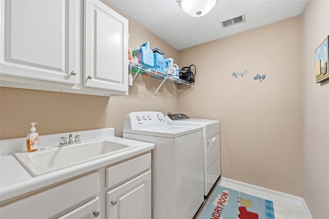 1801 Constitution Blvd, Adams Twp, PA 16059