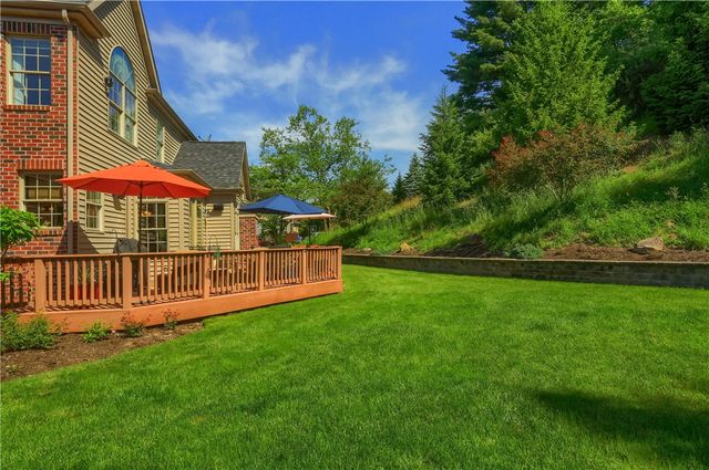 1801 Constitution Blvd, Adams Twp, PA 16059