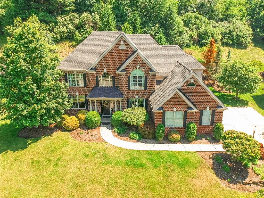 1801 Constitution Blvd, Adams Twp, PA 16059