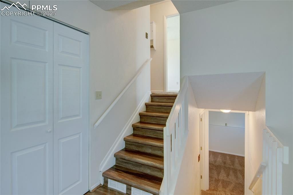 Image 8 of property listing at 7525 Vineland Trail, Colorado Springs, CO 80911