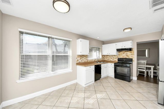 9611 Cleveland Bay Court, Houston, TX 77065