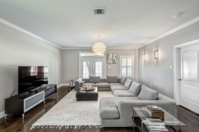 3709 Ella Boulevard, Houston, TX 77018