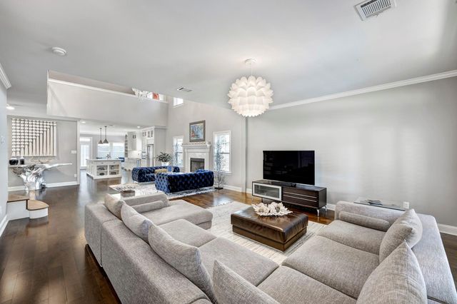3709 Ella Boulevard, Houston, TX 77018