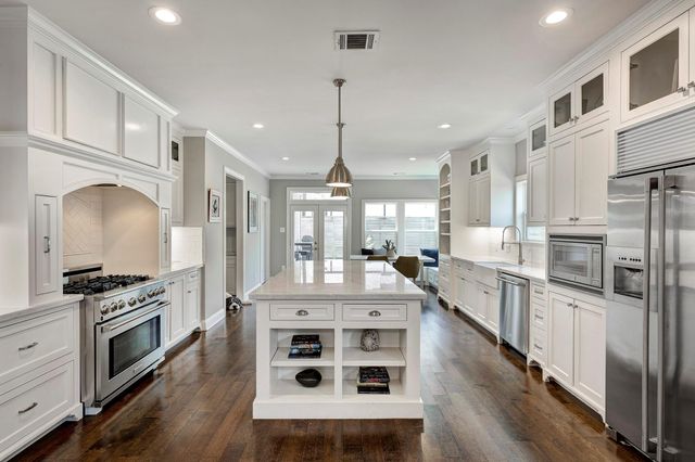 3709 Ella Boulevard, Houston, TX 77018
