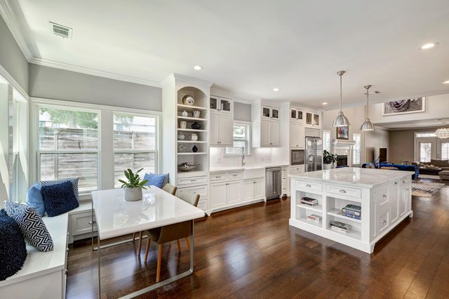 3709 Ella Boulevard, Houston, TX 77018