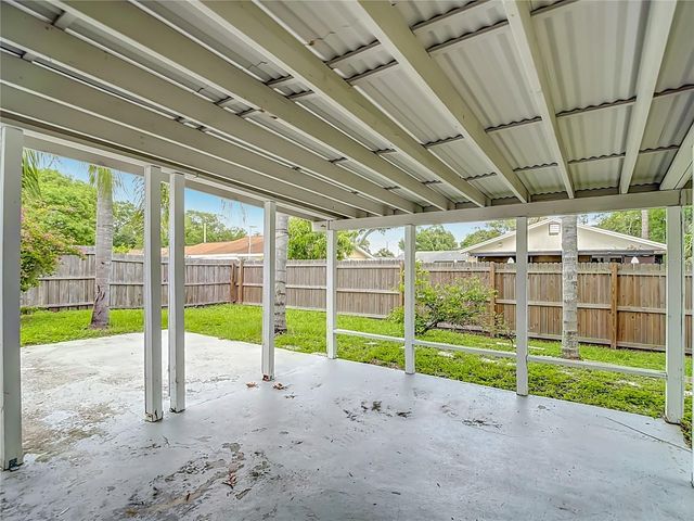 6701 VILLAGE GROVE COURT, Tampa, FL 33615