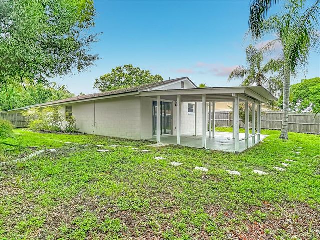6701 VILLAGE GROVE COURT, Tampa, FL 33615