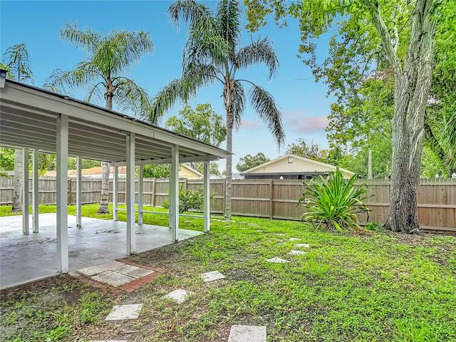 6701 VILLAGE GROVE COURT, Tampa, FL 33615