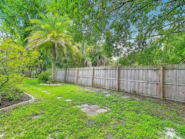 6701 VILLAGE GROVE COURT, Tampa, FL 33615