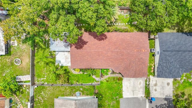 6701 VILLAGE GROVE COURT, Tampa, FL 33615