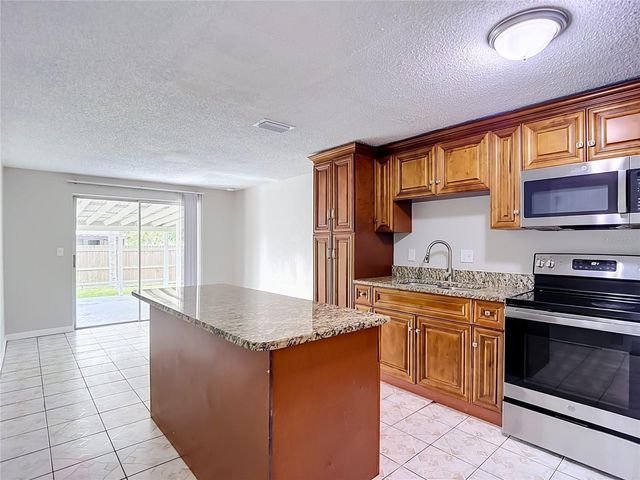 6701 VILLAGE GROVE COURT, Tampa, FL 33615
