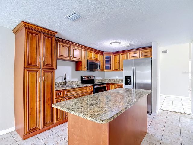 6701 VILLAGE GROVE COURT, Tampa, FL 33615