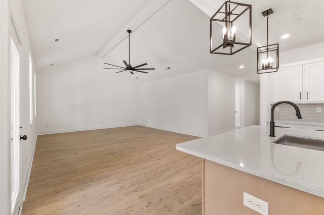 1019 Walnut Grove Road, Dickson, TN 37055