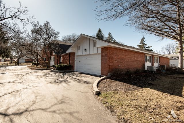 2 Stuart On Oxford Street, Rolling Meadows, IL 60008