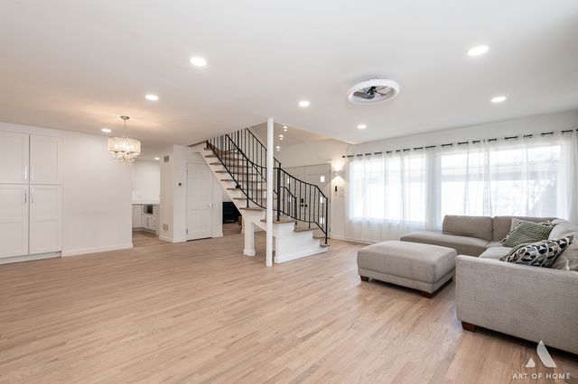2 Stuart On Oxford Street, Rolling Meadows, IL 60008