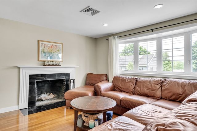 7 Liana, Woburn, MA 01801