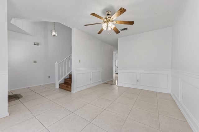 4571 Top Flight Drive, Crestview, FL 32539