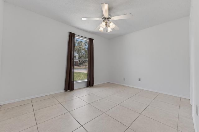 4571 Top Flight Drive, Crestview, FL 32539