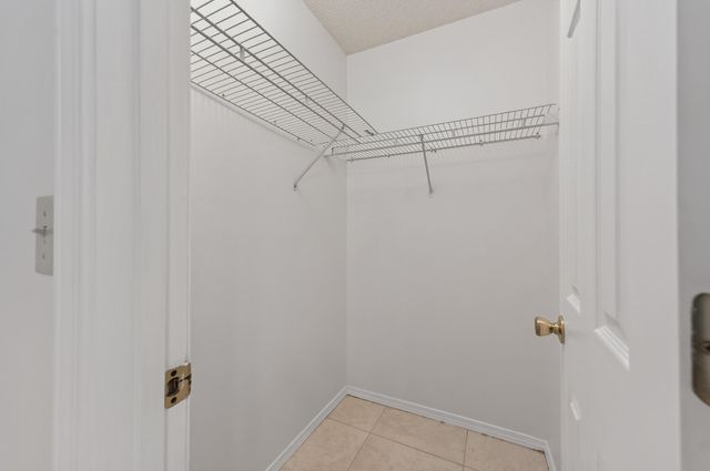 4571 Top Flight Drive, Crestview, FL 32539