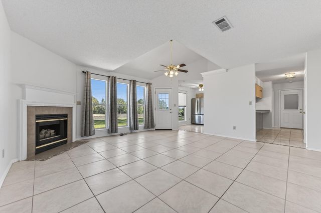 4571 Top Flight Drive, Crestview, FL 32539