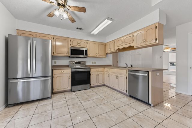 4571 Top Flight Drive, Crestview, FL 32539