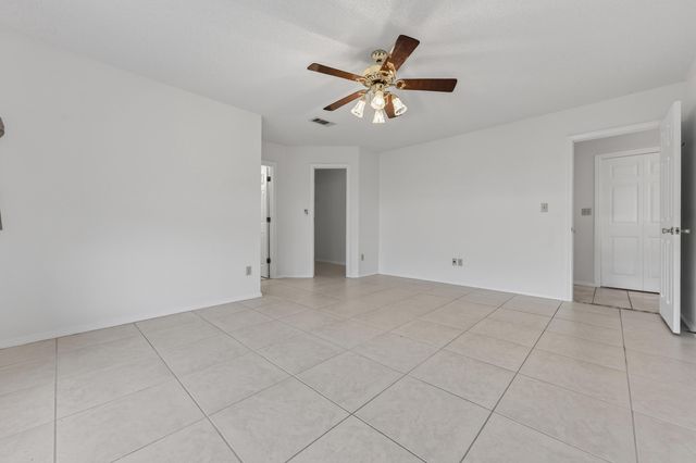 4571 Top Flight Drive, Crestview, FL 32539