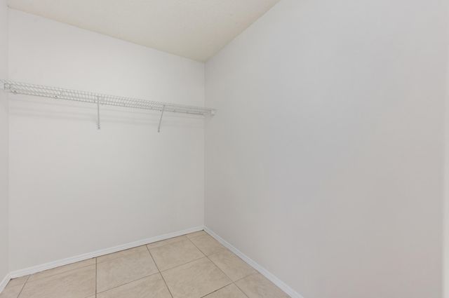 4571 Top Flight Drive, Crestview, FL 32539