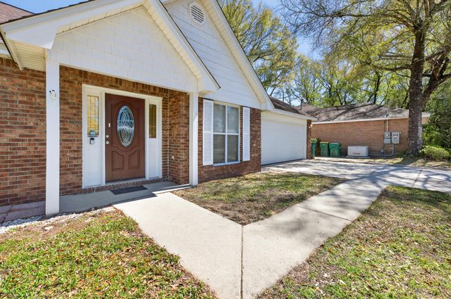 4571 Top Flight Drive, Crestview, FL 32539