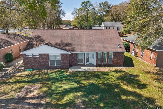 4571 Top Flight Drive, Crestview, FL 32539