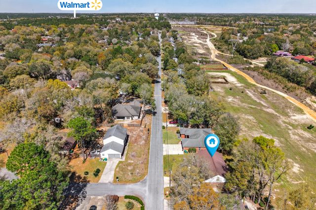 4571 Top Flight Drive, Crestview, FL 32539