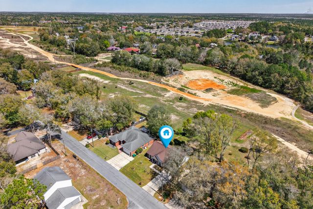 4571 Top Flight Drive, Crestview, FL 32539